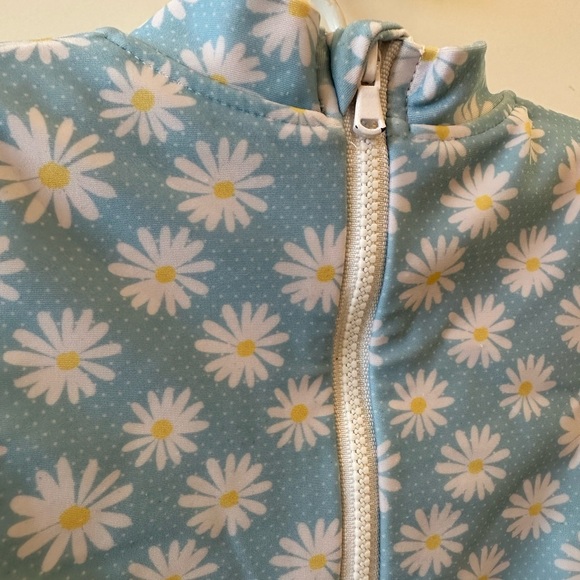 Long sleeve size 24m swim suit - Picture 5 of 6